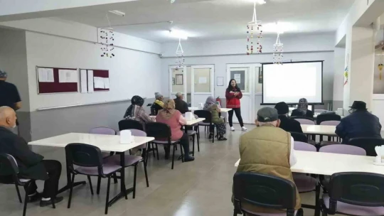 Nazilli'de huzurevi sakinlerine iletişim becerileri eğitimi verildi