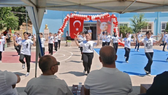 Nazilli'de karne sevinci