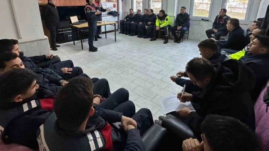 Nazilli'de Milli Parklar Müdürlüğü'nden jandarmaya mevzuat eğitimi