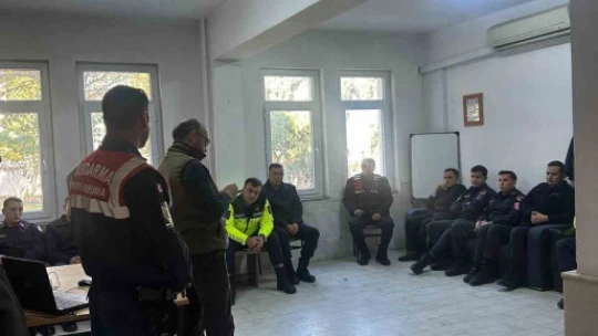Nazilli'de Milli Parklar Müdürlüğü'nden jandarmaya mevzuat eğitimi