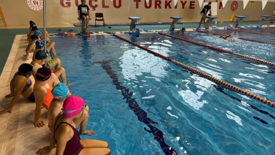 Nazilli'de minikler suyla buluştu