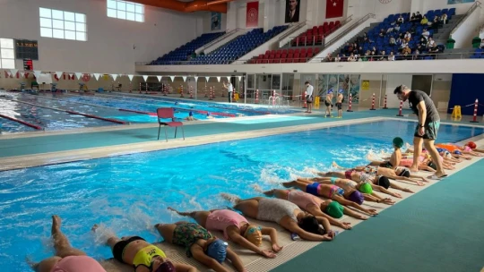 Nazilli'de minikler suyla buluştu