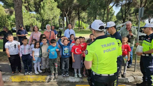 Nazilli'de minikler trafik kurallarını uzmanlarından öğrendi