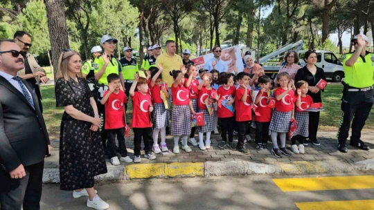 Nazilli'de minikler trafik kurallarını uzmanlarından öğrendi