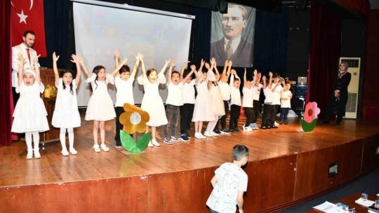 Nazilli'de miniklerden yıl sonu programı