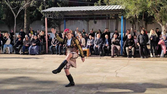 Nazilli'de öğrenciler karne sevinci yaşadı