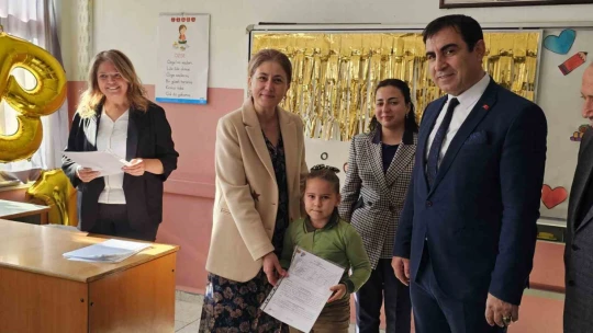 Nazilli'de öğrenciler karne sevinci yaşadı