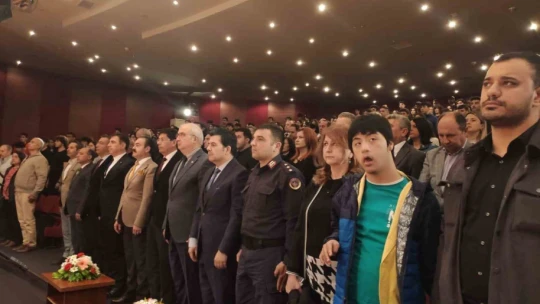Nazilli'de okulların tiyatro şenliği başladı