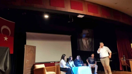 Nazilli'de okulların tiyatro şenliği başladı