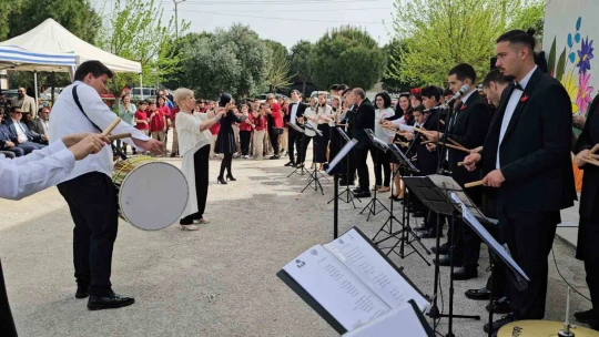 Nazilli'de özel çocuklar hünerlerini sergiledi