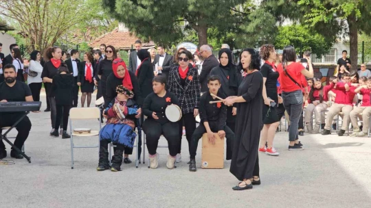 Nazilli'de özel çocuklar hünerlerini sergiledi