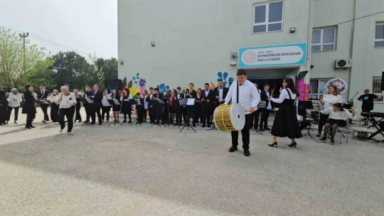 Nazilli'de özel çocuklar hünerlerini sergiledi