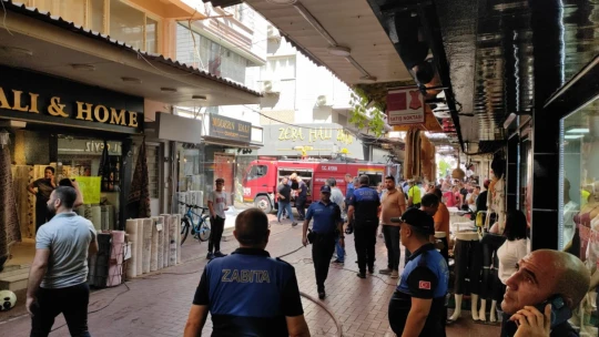 Nazilli'de perdecideki yangın büyümeden söndürüldü