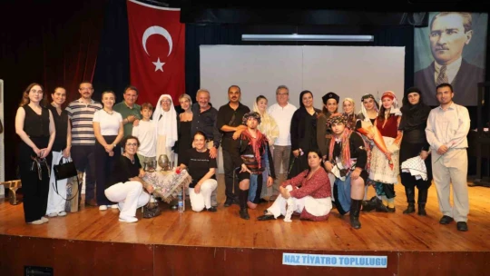 Nazilli'de tiyatro oyununa ilgi yoğun oldu