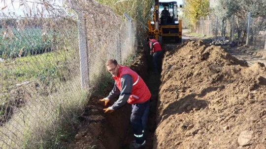 Nazilli'de yağmurlama hattı çalışmaları sürüyor