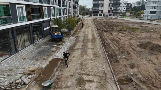 Nazilli'de yol çalışmaları devam ediyor