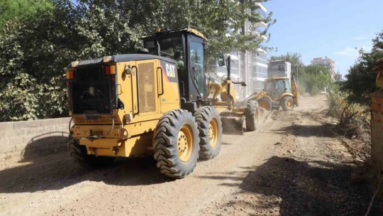 Nazilli'de yol çalışmaları sürüyor