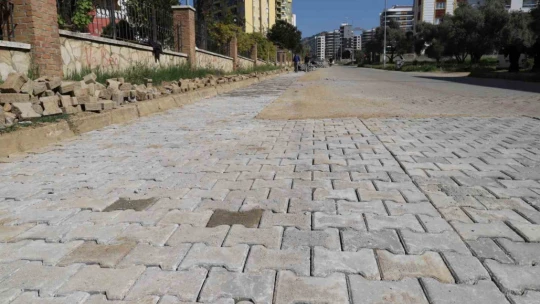 Nazilli'de yol yenileme ve bakım çalışmaları sürüyor