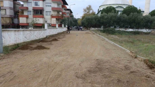 Nazilli'de yol yenileme ve yeni yol çalışmaları aralıksız sürüyor
