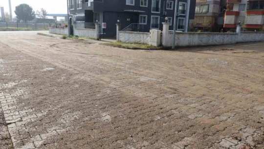 Nazilli'de yol yenileme ve yeni yol çalışmaları aralıksız sürüyor