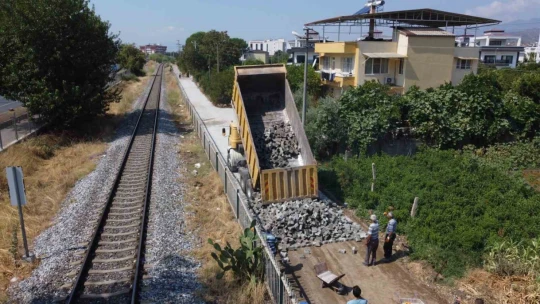 Nazilli'deki yolda yenileme çalışması yapıldı