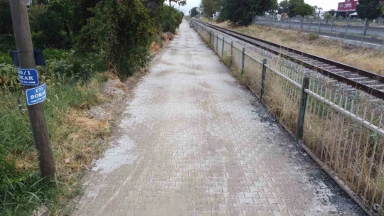 Nazilli'deki yolda yenileme çalışması yapıldı