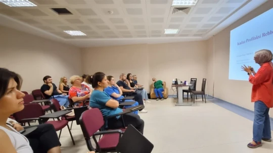 Nazilli Devlet Hastanesi'nde sağlık çalışanlarına 'Kuduz' eğitimi