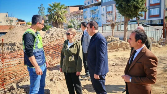 Nazilli Kaymakamı Kan yapımı devam eden okulda incelemelerde bulundu
