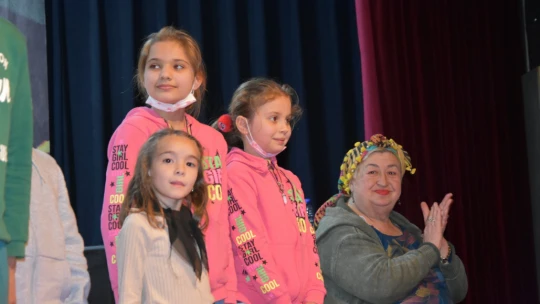 Nazilli'de 2 bin 500 çocuk tiyatro ile buluştu