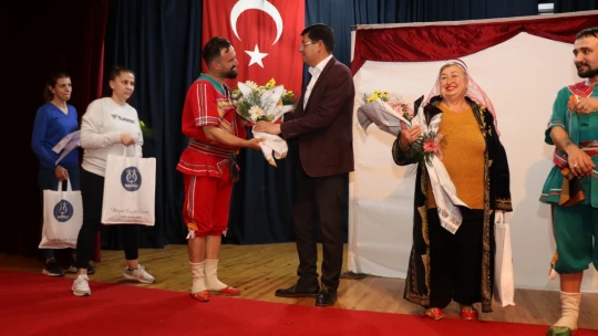 Nazilli'de 2 bin 500 çocuk tiyatro ile buluştu