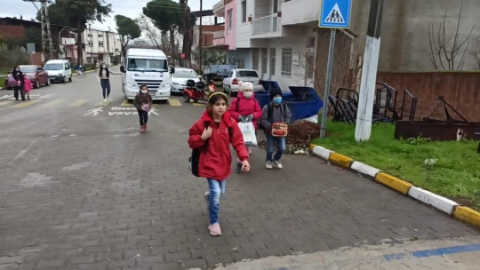 Nazilli'de minik öğrenciler okullarına kavuştu