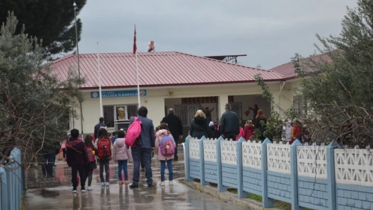 Nazilli'de minik öğrenciler okullarına kavuştu