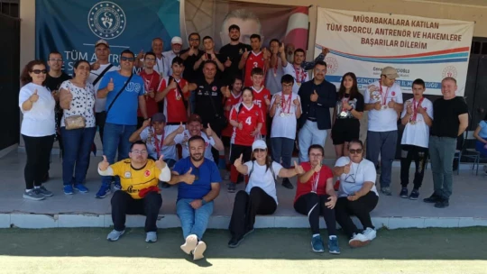 Nazillili özel sporcular madalyaları topladı