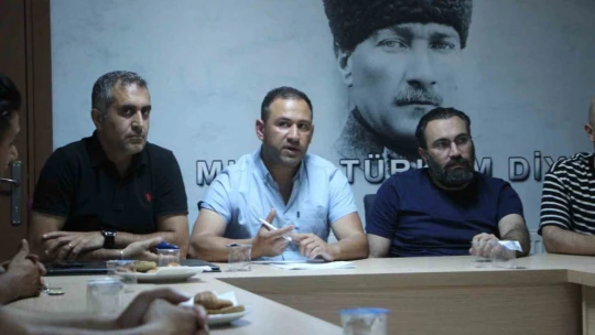 Nazillispor'da yeni yönetim taraftarlarla bir araya geldi