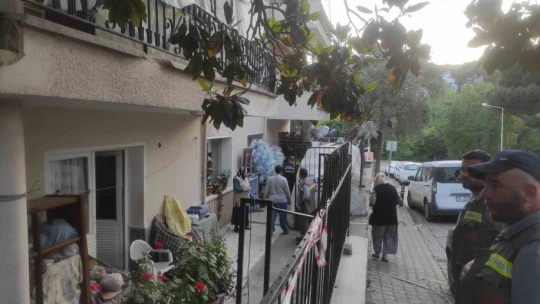 Ocakta unutulan yemek yangın paniğine neden oldu