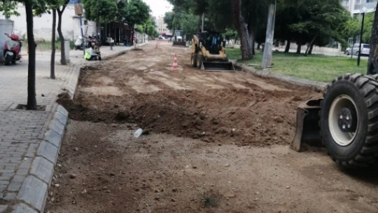 Oda mezar kontrollü bir şekilde kapatıldı, yol çalışmaları tekrar başladı