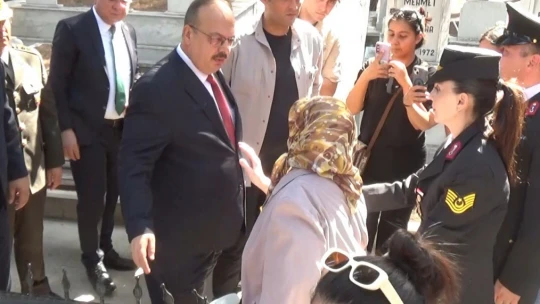 Oğlunun mezarına sarılamayan anne Şengüroğlu: 'Bir kapı açılsın yeter'