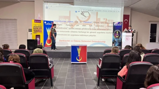 Öğrenci yurdunda KADES konferansı
