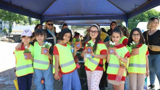 Öğrenciler Başkan Çerçioğlu ile doğa sevgisini öğreniyor