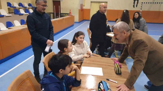 Öğrenciler bilgilerini konuşturdu