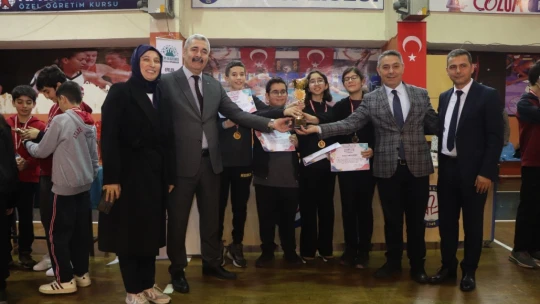 Öğrenciler bilgilerini konuşturdu