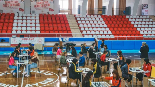 Öğrenciler hamlelerini, şampiyonluk için yaptı