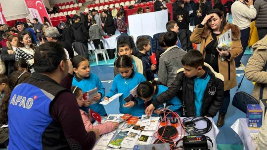 Öğrencilere enkaz altı dinleme sistemi anlatıldı