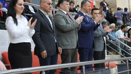 Okullar Arası Küçük Erkekler Güreş Müsabakaları başladı