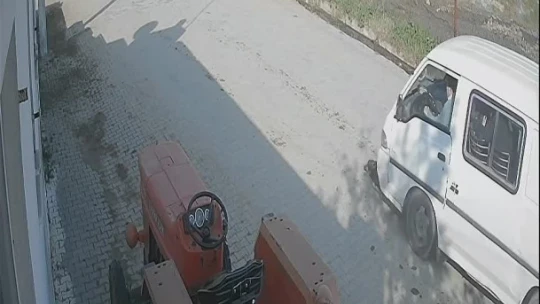 On gün önce doğum yapan köpeği ezip olay yerinden kaçtı