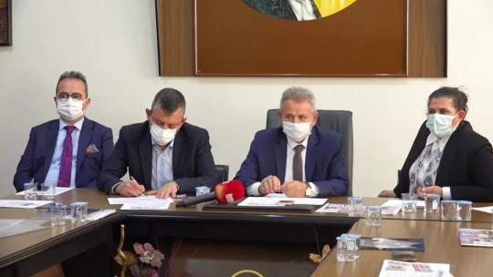 'Oteller gibi küçük esnaf da kurallar dahilinde açılmalı'