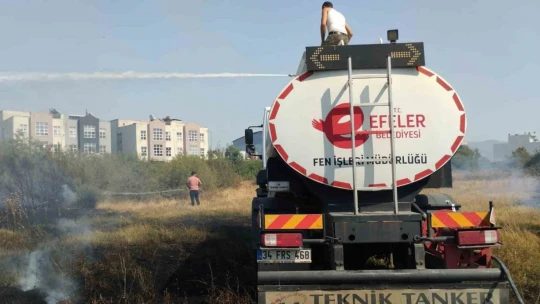 Otluk alan yangına Efeler Belediyesi'nden hızlı müdahale