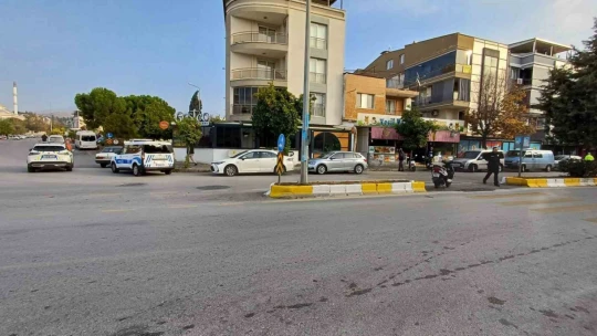Otomobil ile motosiklet çarpıştı: 1 yaralı