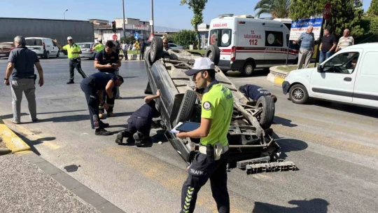 Otomobil takla attı: 2 kişi yaralandı
