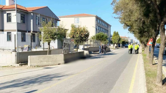 Otomobilin çarptığı bisikletli hayatını kaybetti